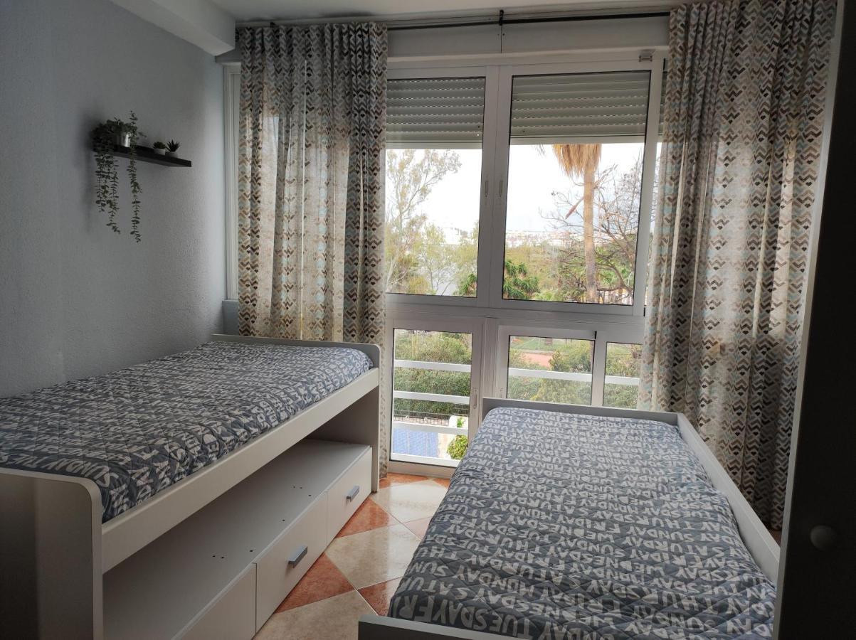 Apartamento Daniel 贝纳尔马德纳 外观 照片